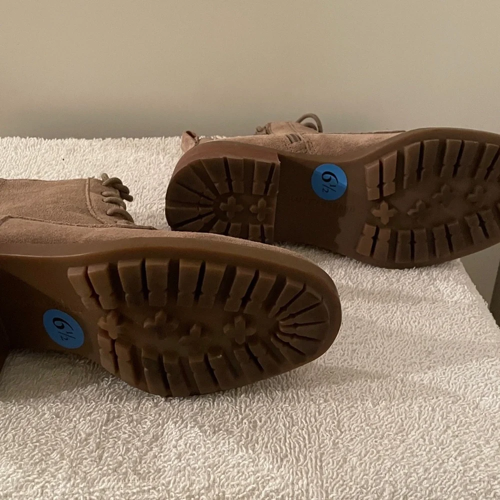 Lucky Brand Tan Genuine Suede Leather Boots Rubber Sole lace/side zip New!